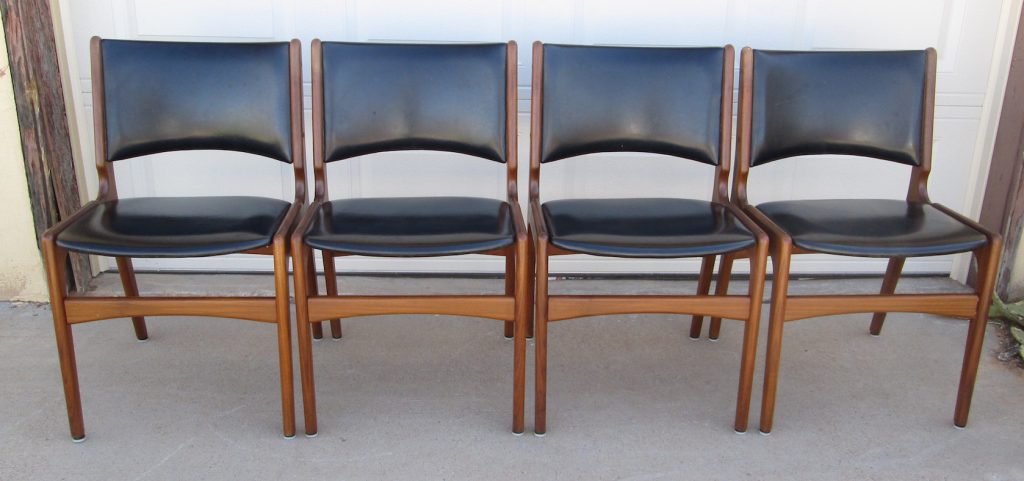 Set of 4 Erik Buch Model 89 Dining Chairs